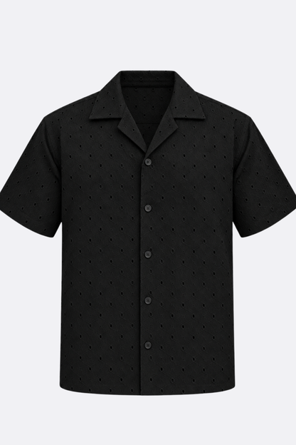 CAMISA NEGRA EN OJALILLO