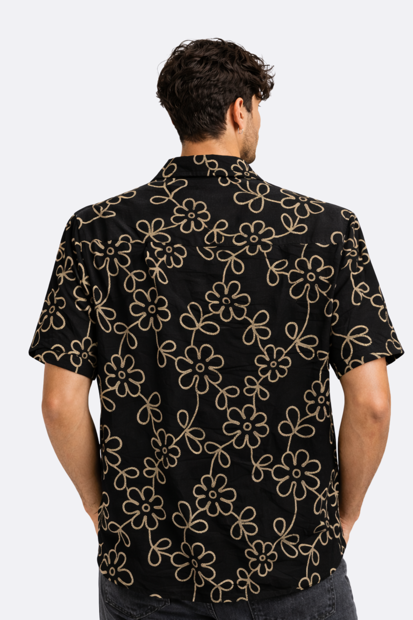 CAMISA NEGRA FLORES BEIGE