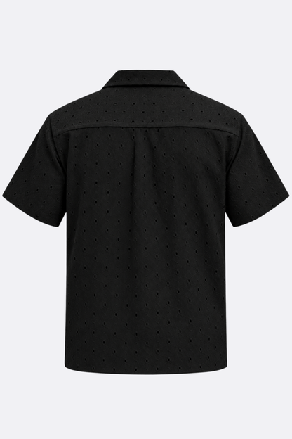 CAMISA NEGRA EN OJALILLO